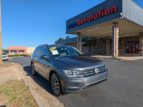 Used 2018 Volkswagen Tiguan SE w/ Panoramic Sunroof Package AWD/4WD image 1