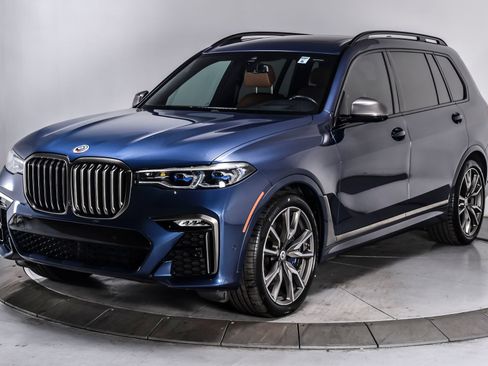 Used 2022 BMW X7 M50i w/ Dynamic Handling Package AWD/4WD image 2