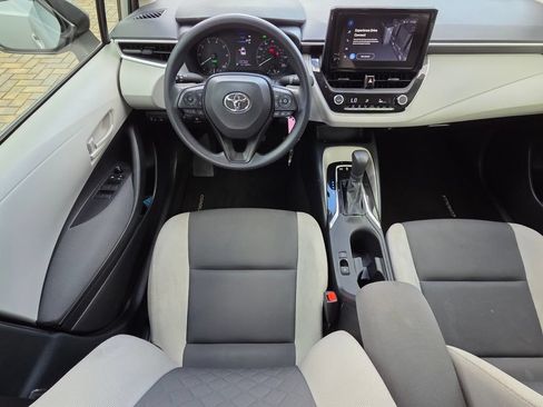Certified 2025 Toyota Corolla LE FWD image 6