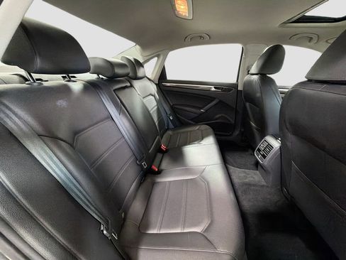 Used 2018 Volkswagen Passat 2.0T SE FWD image 29