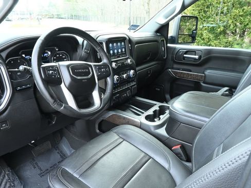 Used 2023 GMC Sierra 2500 Denali w/ Denali Black Diamond Edition AWD/4WD image 15