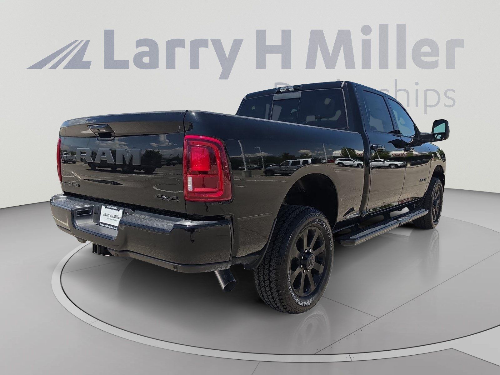 New 2026 RAM 2500 Laramie w/ Night Edition AWD/4WD image 5
