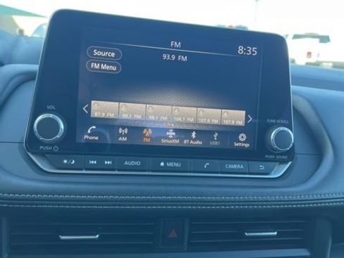 Used 2025 Nissan Rogue SV AWD/4WD image 39