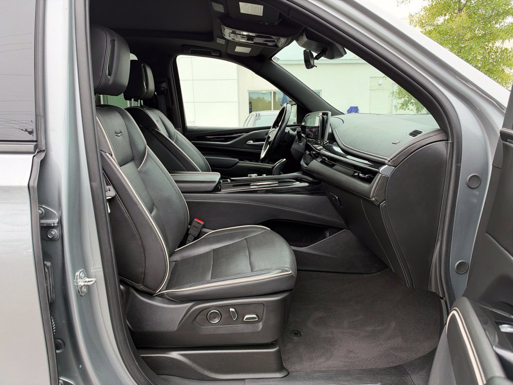 Used 2024 Cadillac Escalade ESV Sport RWD image 14