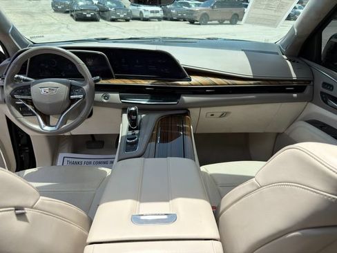 Used 2023 Cadillac Escalade Premium Luxury Platinum AWD/4WD image 18
