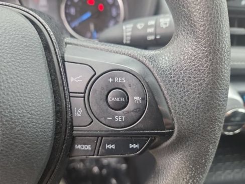 Used 2021 Toyota RAV4 LE AWD/4WD image 21
