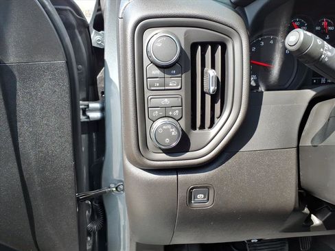 Used 2026 Chevrolet Silverado 1500 Custom image 17