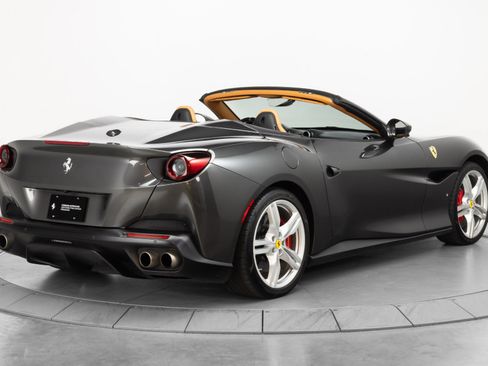 Used 2019 Ferrari Portofino RWD image 8