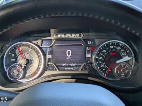 Used 2022 RAM 1500 Laramie AWD/4WD image 16