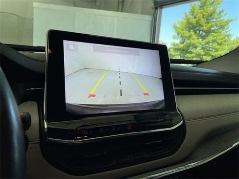 Used 2022 Jeep Compass Limited image 24