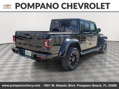 Used 2023 Jeep Gladiator Overland image 3