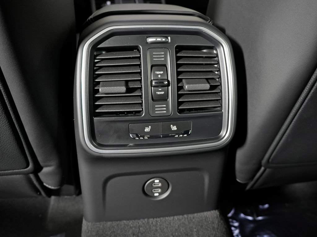 Used 2026 Porsche Macan S AWD/4WD image 36