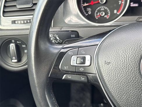 Used 2019 Volkswagen Golf S image 17