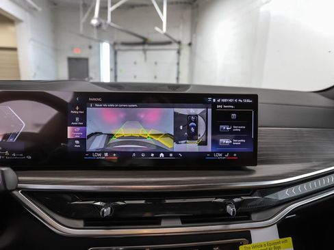 Used 2026 BMW X5 xDrive50e w/ M Sport Package image 18