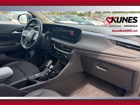 Used 2025 Buick Encore GX Preferred AWD/4WD image 41