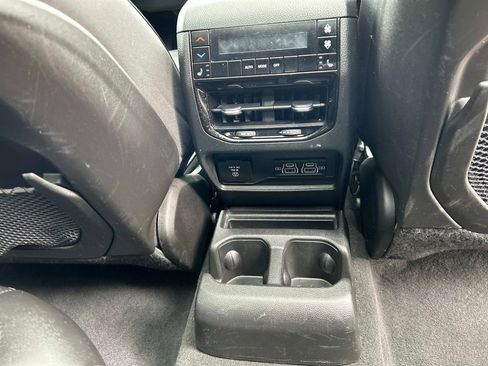 Used 2024 Jeep Grand Cherokee L Limited w/ Luxury Tech Group II image 20