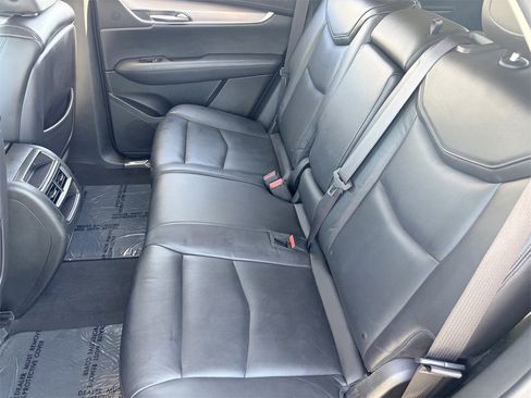 Used 2017 Cadillac XT5 Luxury image 17