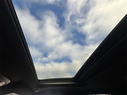 Used 2024 Dodge Durango GT image 23