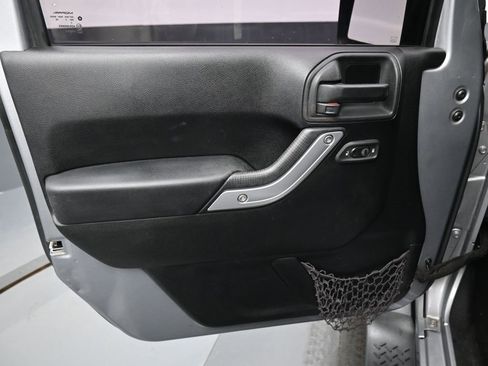 Used 2013 Jeep Wrangler Unlimited Sahara w/ Connectivity Group image 3