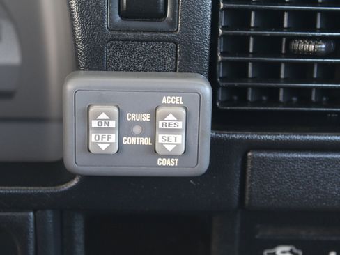 Used 1992 Toyota Pickup Deluxe RWD image 23