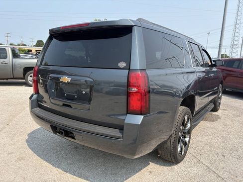 Used 2020 Chevrolet Suburban LT RWD image 7