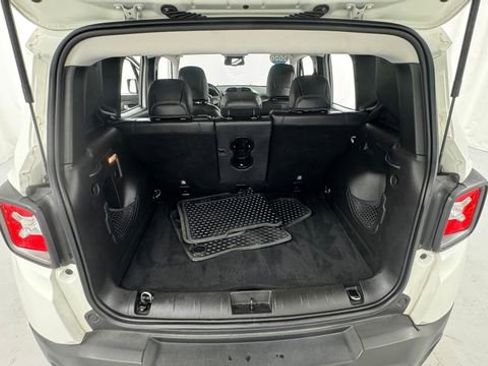 Used 2020 Jeep Renegade Limited AWD/4WD image 15