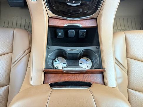 Used 2015 Cadillac Escalade Platinum AWD/4WD image 11