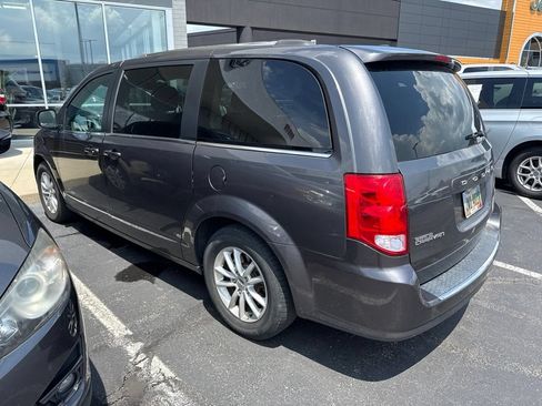 Used 2019 Dodge Grand Caravan SXT FWD image 4