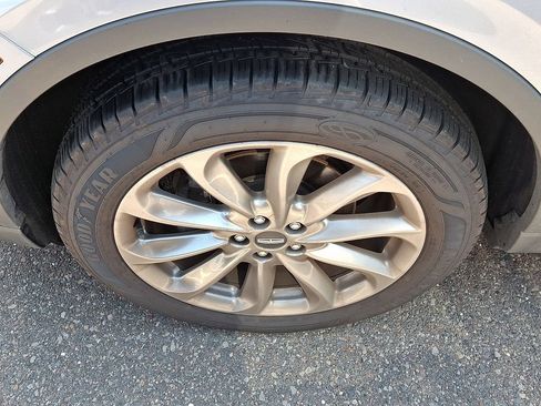 Used 2022 Lincoln Corsair AWD w/ Premium Package image 8