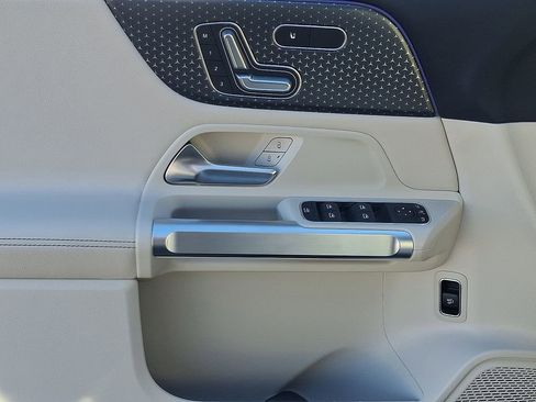 Used 2024 Mercedes-Benz GLB 250 GLB 250 image 13