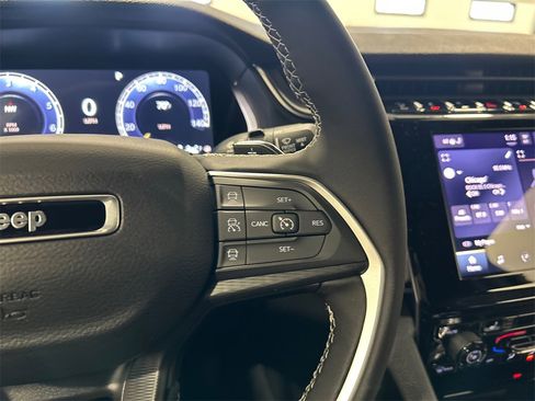 New 2025 Jeep Grand Cherokee L Altitude image 20