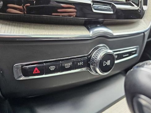 Used 2021 Volvo XC60 T5 Inscription w/ Advanced Package image 36