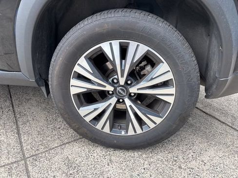 Used 2023 Nissan Rogue SV AWD/4WD image 11