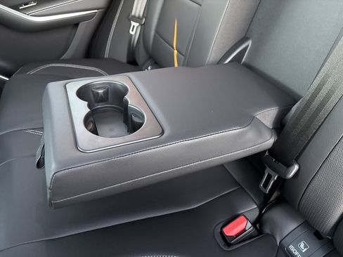 Certified 2026 Jaguar F-PACE R-Dynamic S image 19