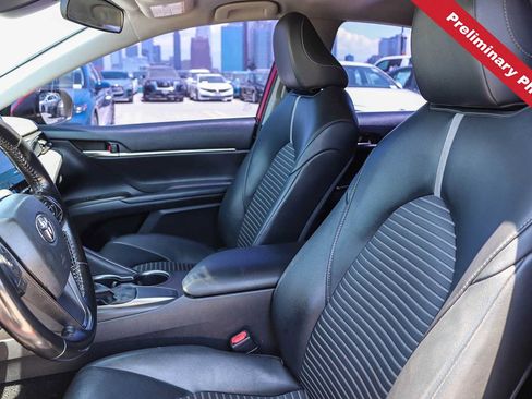 Used 2021 Toyota Camry SE FWD image 13