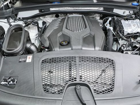 New 2026 Porsche Macan Turbo AWD/4WD image 37