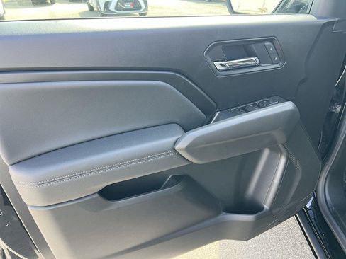 New 2026 GMC Canyon Elevation w/ LPO, Black Badging Package RWD image 10