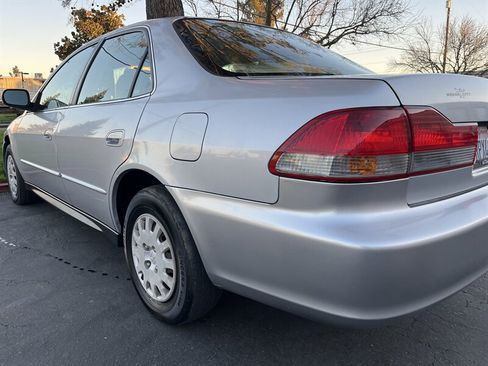 Used 2002 Honda Accord VP image 10