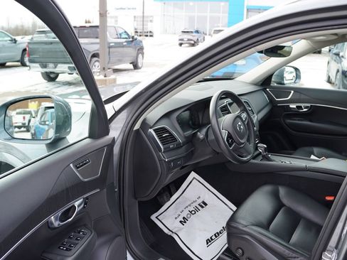 Used 2020 Volvo XC90 T5 Momentum w/ Protection Package Premier image 14