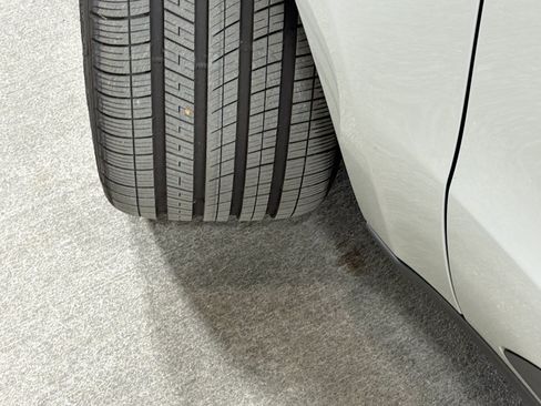 Certified 2026 Porsche Macan AWD/4WD image 42