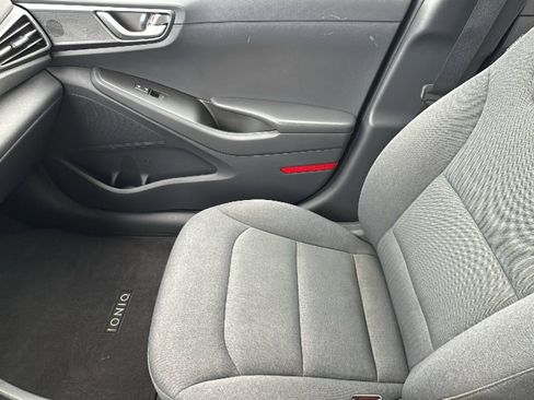 Used 2021 Hyundai Ioniq SE image 12