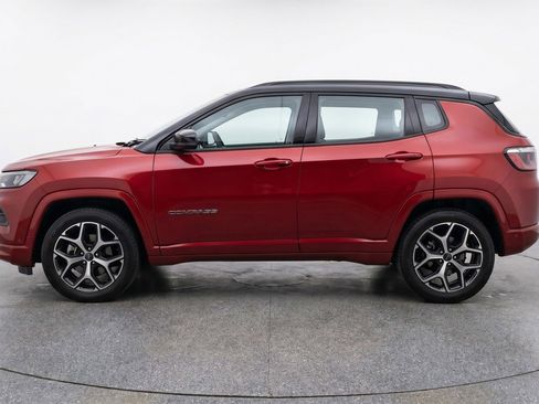 Used 2025 Jeep Compass Limited AWD/4WD image 4