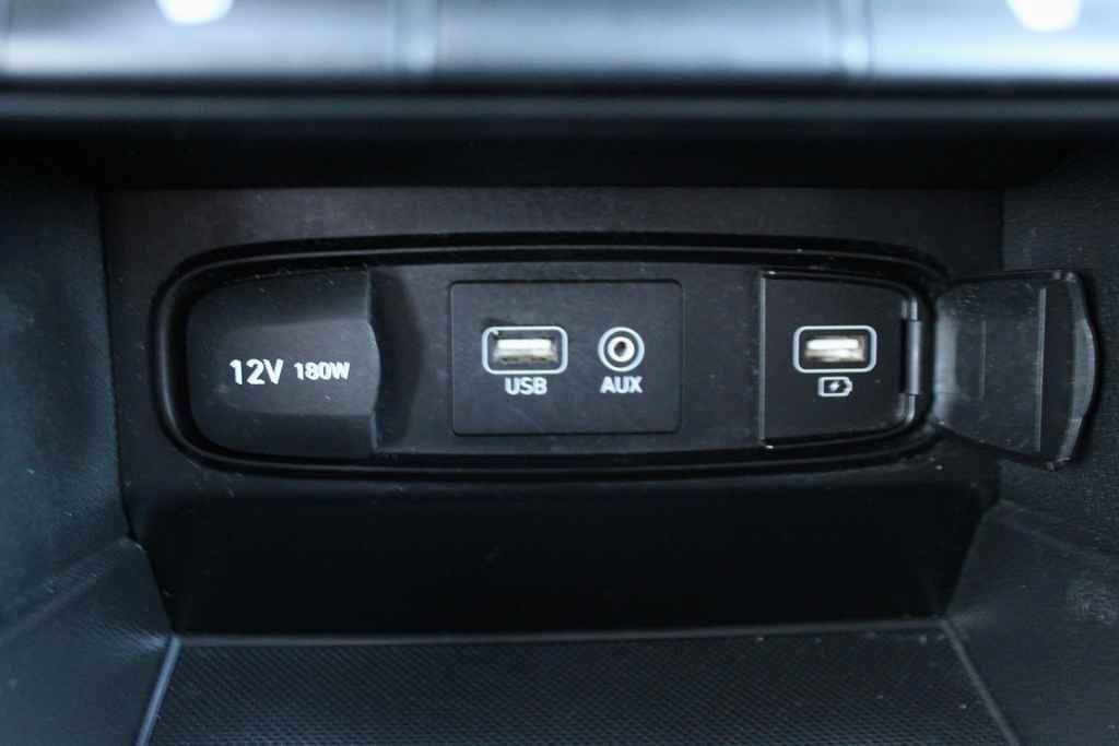Used 2019 Hyundai Santa Fe SEL FWD image 21