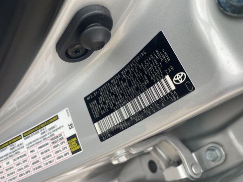 Used 2025 Toyota Corolla LE image 29