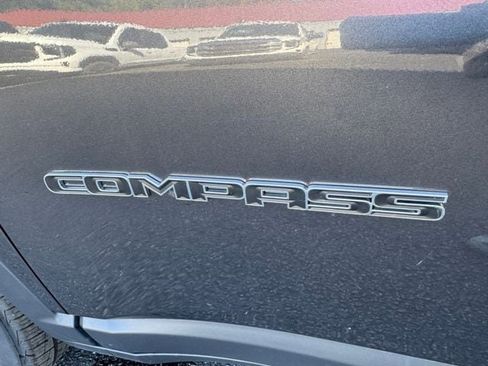 Used 2022 Jeep Compass Limited image 34