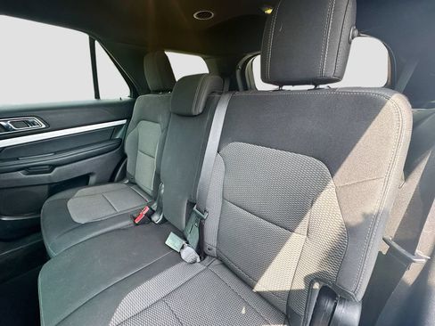 Used 2016 Ford Explorer XLT w/ Equipment Group 201A AWD/4WD image 23