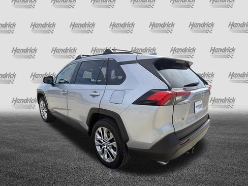 Used 2021 Toyota RAV4 XLE Premium image 8