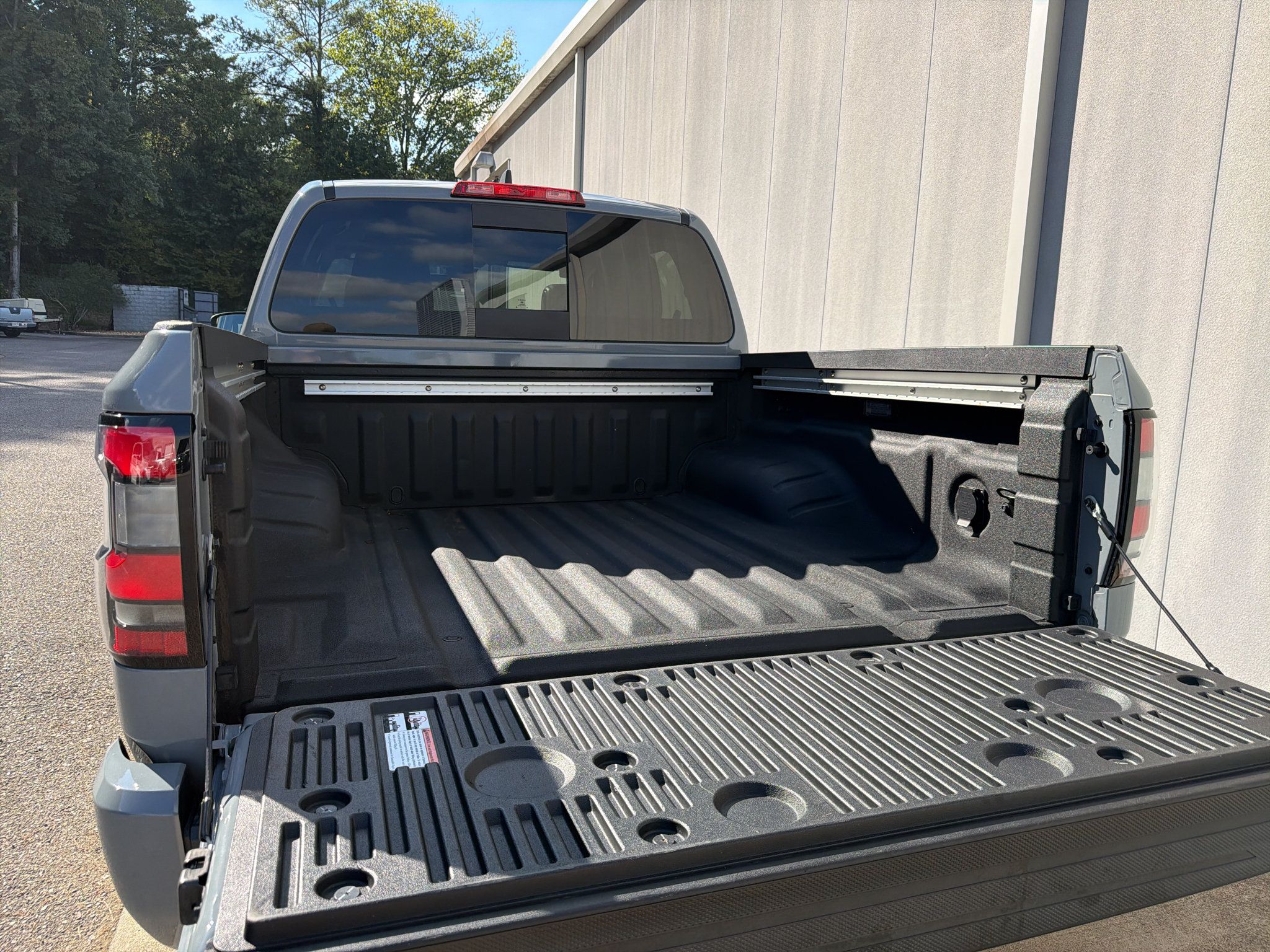 Certified 2023 Nissan Frontier PRO-4X w/ Pro-4X Premium Package AWD/4WD image 15