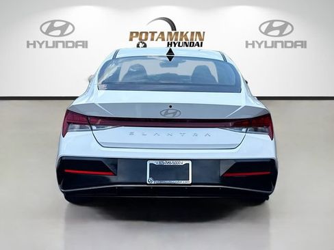 Certified 2025 Hyundai Elantra SEL w/ Cargo Package FWD image 6