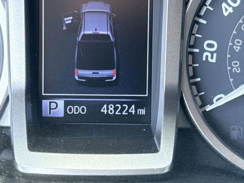 Used 2019 Toyota Tacoma Limited image 40